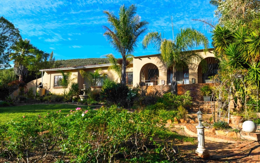 5 Bedroom Property for Sale in Uniondale Western Cape